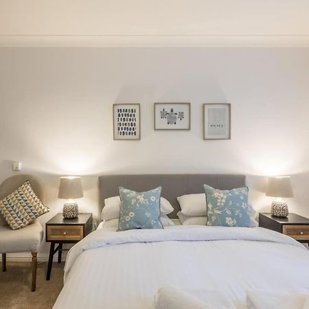 Lovely 1 Bed Apartment With Free Parking & Garden CBG エクステリア 写真