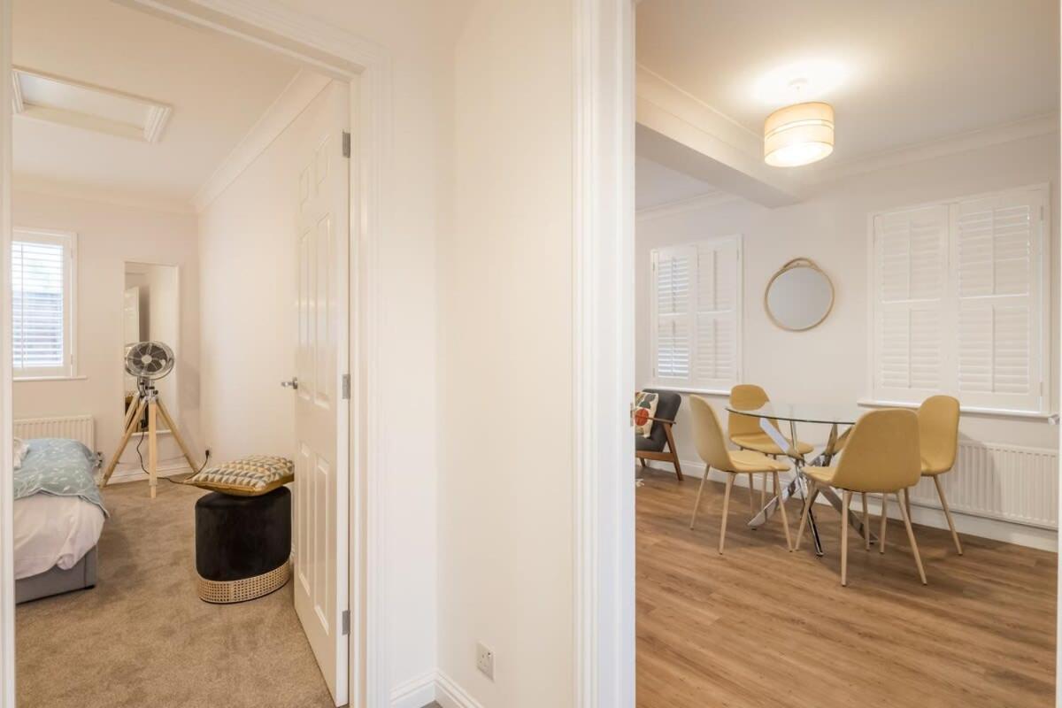 Lovely 1 Bed Apartment With Free Parking & Garden CBG エクステリア 写真